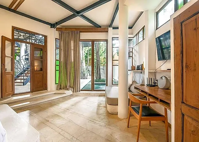 Ba 10 2 Bedroom - Stylish 2-br With Pool, 800m Canggu *