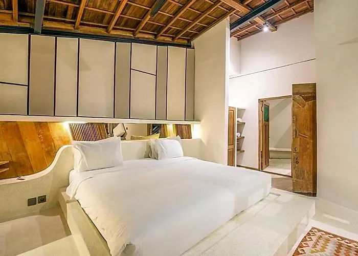 Ba 10 2 Bedroom - Stylish 2-br With Pool, 800m Canggu バリ島