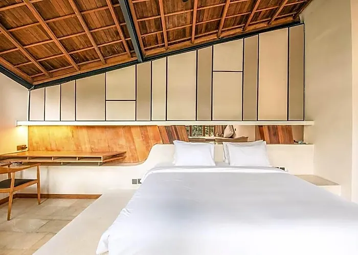 Ba 10 2 Bedroom - Stylish 2-br With Pool, 800m Canggu