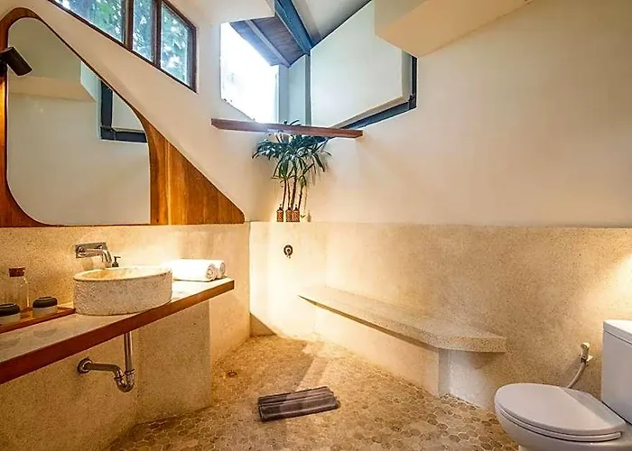 Ba 10 2 Bedroom - Stylish 2-br With Pool, 800m Canggu ホテル