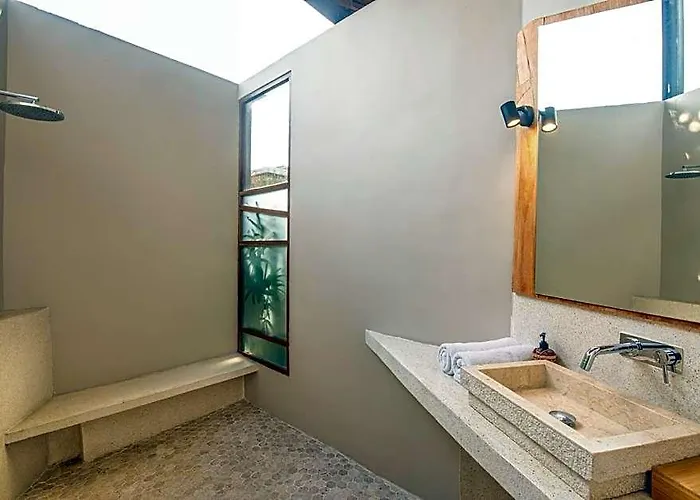 Ba 10 2 Bedroom - Stylish 2-br With Pool, 800m Canggu バリ島